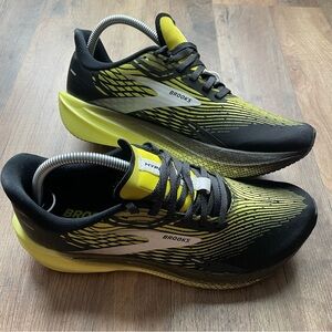Brooks Hyperion Max Black Yellow Running